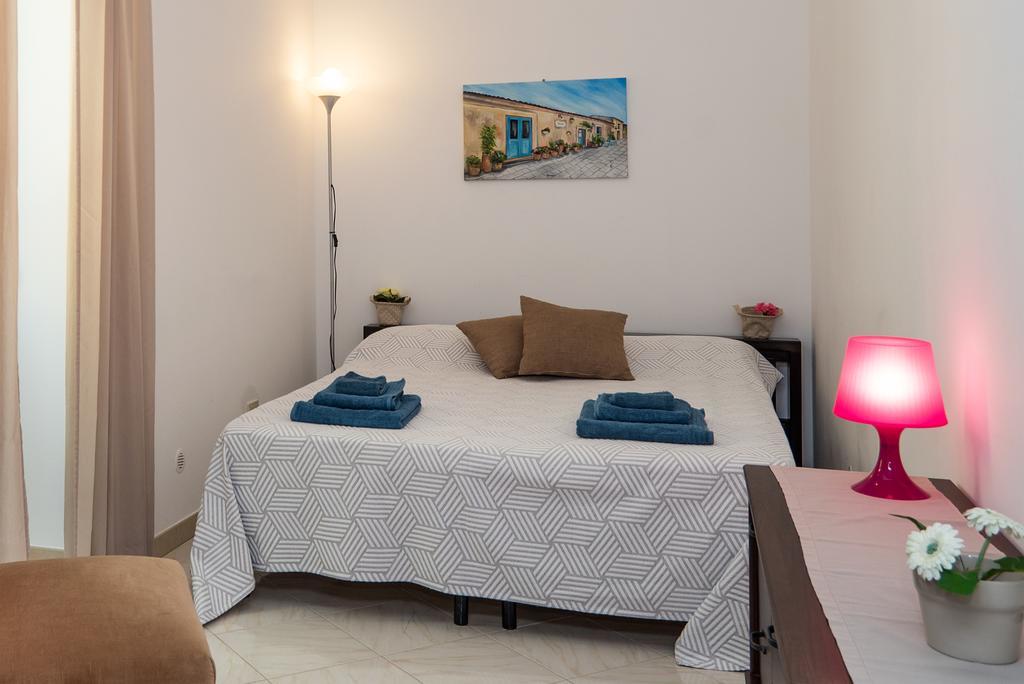 Un Affaccio Sul Borgo Apartment Marzamemi Bagian luar foto